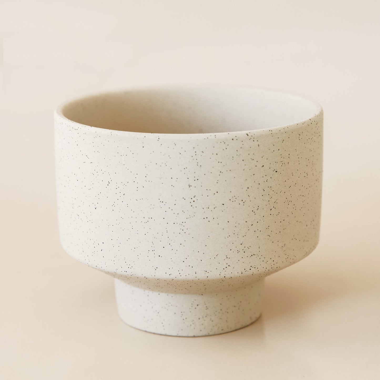 Speckle Footed Planter | Dove